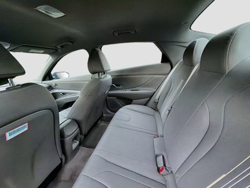 Used 2024 Hyundai Elantra SEL FWD image 23