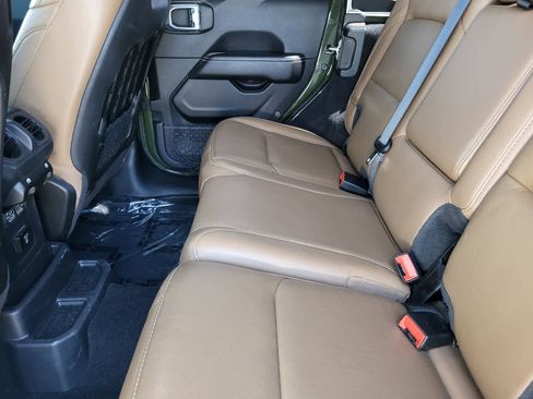 Used 2021 Jeep Wrangler Unlimited Rubicon AWD/4WD image 24