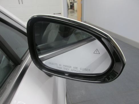 Used 2024 Hyundai Sonata SEL w/ Convenience Package FWD image 17