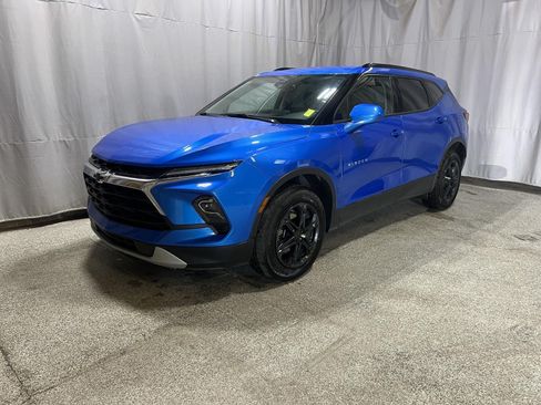 Used 2024 Chevrolet Blazer LT w/ Convenience Package AWD/4WD image 2