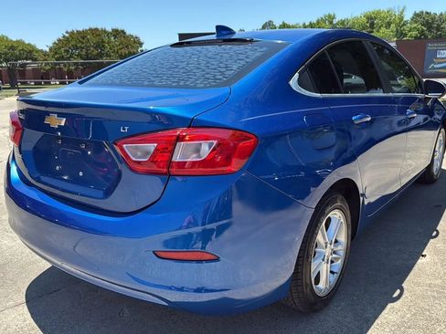 Used 2018 Chevrolet Cruze LT FWD image 5