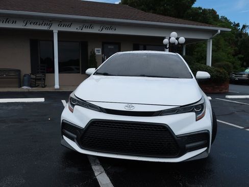 Used 2022 Toyota Corolla SE FWD image 2