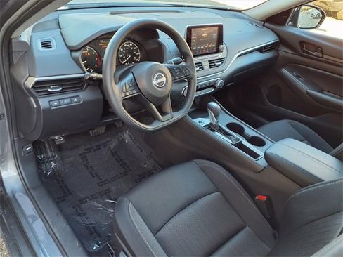 Certified 2025 Nissan Altima 2.5 S image 3