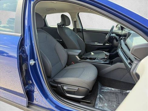 Used 2025 Kia K4 FWD image 13