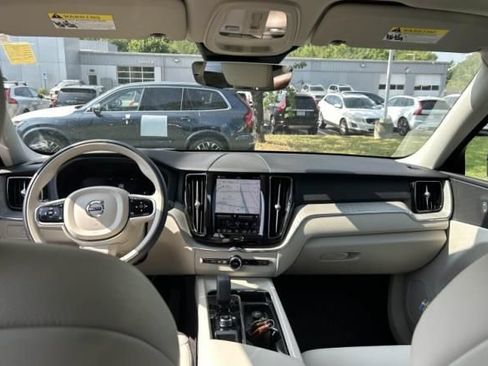 Used 2023 Volvo XC60 B5 Plus w/ Climate Package AWD/4WD image 5