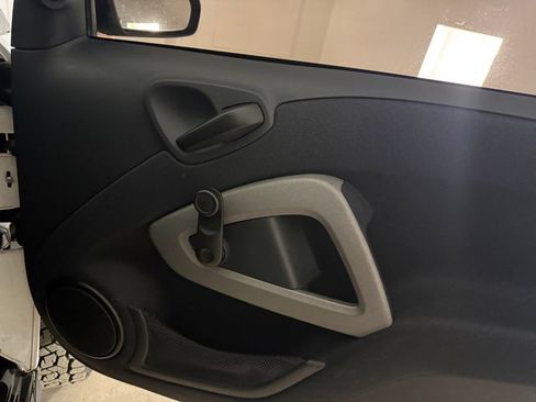 Used 2014 smart fortwo pure RWD image 21
