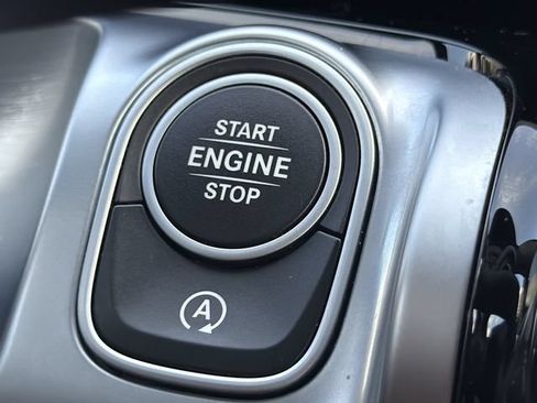 Used 2025 Mercedes-Benz GLB 250 4MATIC image 21