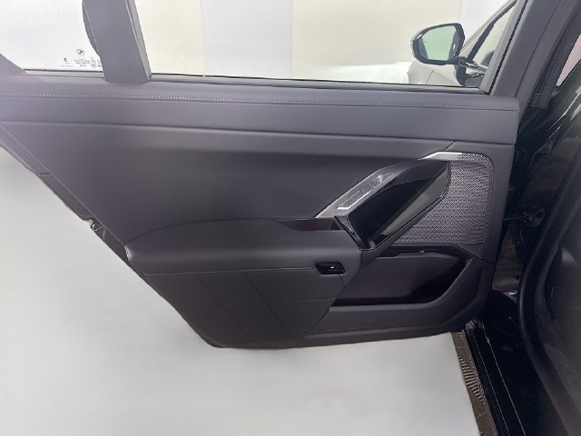 Used 2026 BMW 740i xDrive AWD/4WD image 25