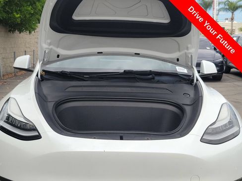 Used 2021 Tesla Model Y Long Range AWD/4WD image 24
