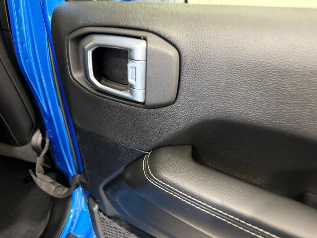 Used 2021 Jeep Gladiator Overland w/ Uconnect 4C Nav & Sound Group AWD/4WD image 28