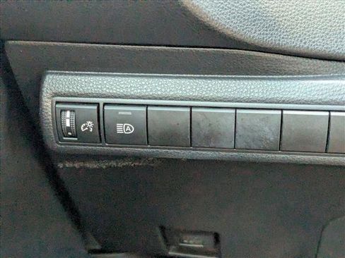 Used 2025 Toyota Corolla LE image 11