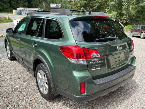 Used 2011 Subaru Outback 3.6R Limited w/ PWR Moonroof Pkg AWD/4WD image 4