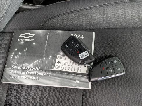 Used 2024 Chevrolet Silverado 1500 LT image 14