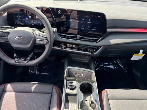 New 2026 Chevrolet Equinox RS w/ Convenience Package III AWD/4WD image 2