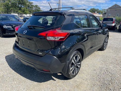 Used 2018 Nissan Kicks SV FWD image 5