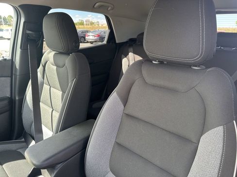 Used 2023 Chevrolet TrailBlazer LT w/ Convenience Package AWD/4WD image 17