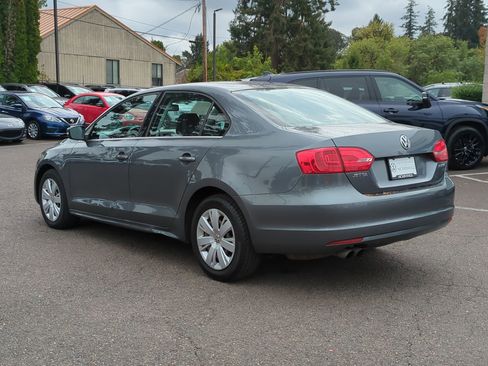 Used 2013 Volkswagen Jetta SE image 3