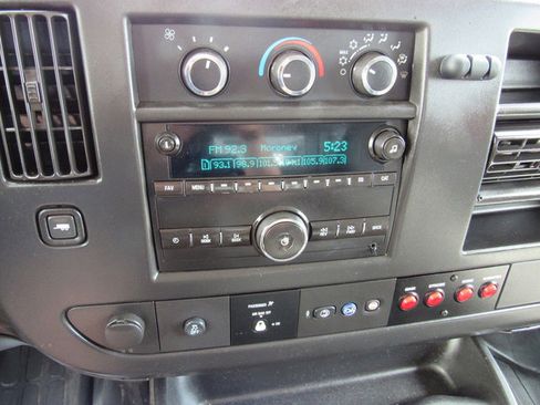 Used 2015 Chevrolet Express 2500 RWD image 34