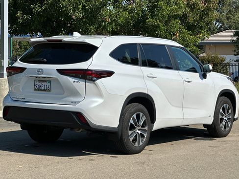 Used 2026 Toyota Highlander XLE AWD/4WD image 4