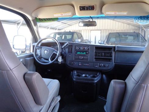Used 2016 GMC Savana 3500 LT w/ LT Preferred Equipment Group RWD image 50