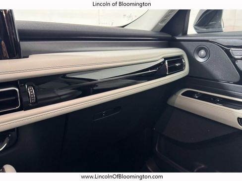 Used 2025 Lincoln Aviator AWD w/ Equipment Group 101A image 42