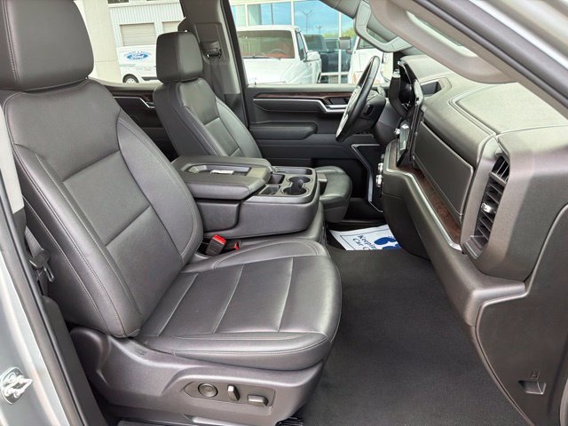 Used 2025 GMC Sierra 1500 SLT RWD image 15