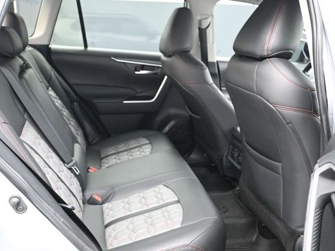 Used 2025 Toyota RAV4 XLE image 23
