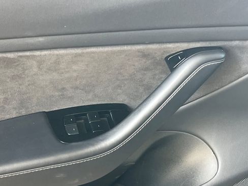 Used 2018 Tesla Model 3 Long Range RWD image 15