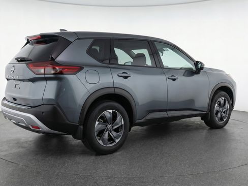 Used 2025 Nissan Rogue SV image 9