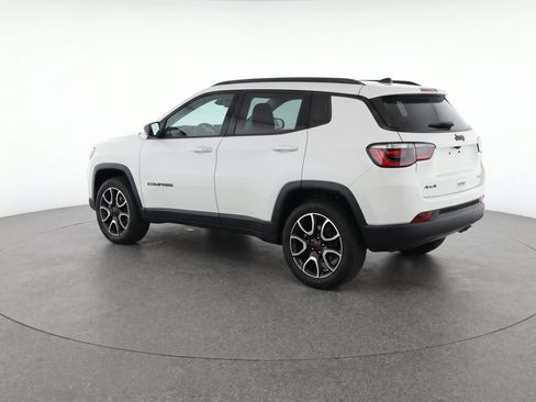 Used 2025 Jeep Compass Trailhawk AWD/4WD image 6