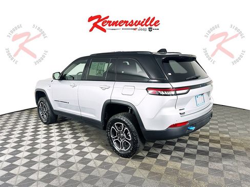 Used 2022 Jeep Grand Cherokee Trailhawk image 5