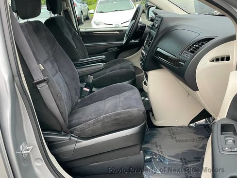 Used 2015 Dodge Grand Caravan American Value Package FWD image 8