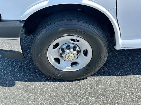 Certified 2024 Chevrolet Express 3500 LT w/ LT Preferred Equipment Group image 30