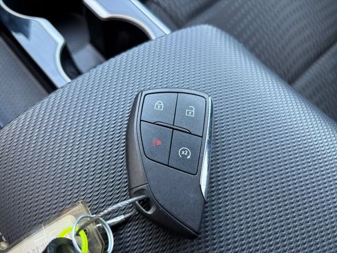 Used 2025 Chevrolet Equinox LT FWD image 25