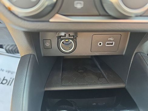 Used 2025 Nissan Versa SV w/ Trunk Package FWD image 26