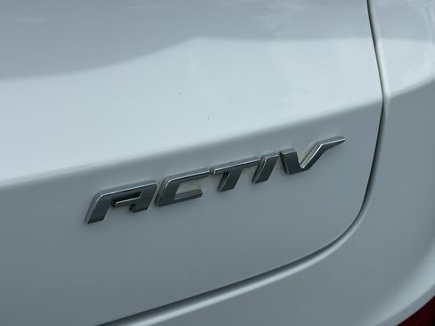 Used 2024 Chevrolet TrailBlazer ACTIV w/ Convenience Package FWD image 11
