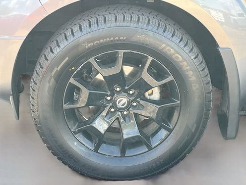 Used 2021 Nissan Frontier SV w/ Midnight Edition Floor Mats RWD image 29
