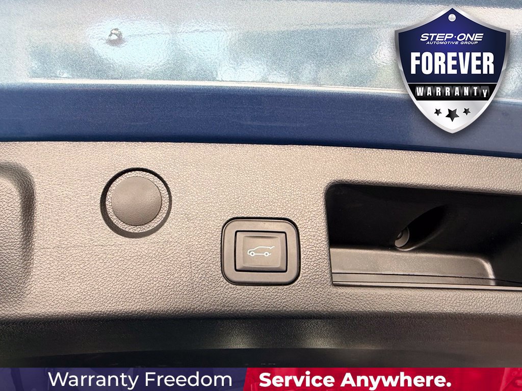 Used 2025 Chevrolet Equinox LT w/ Convenience Package II FWD image 32