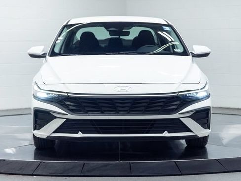 Used 2024 Hyundai Elantra SEL FWD image 5