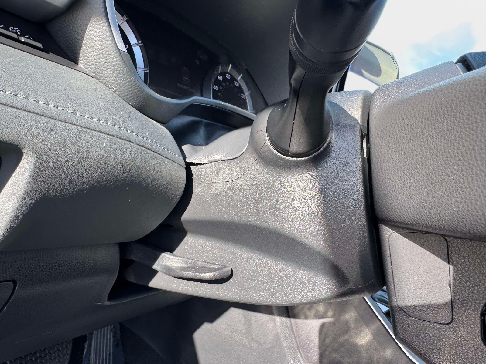 Used 2023 Toyota Highlander XLE AWD/4WD image 25