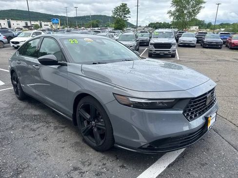 Used 2023 Honda Accord Sport image 6