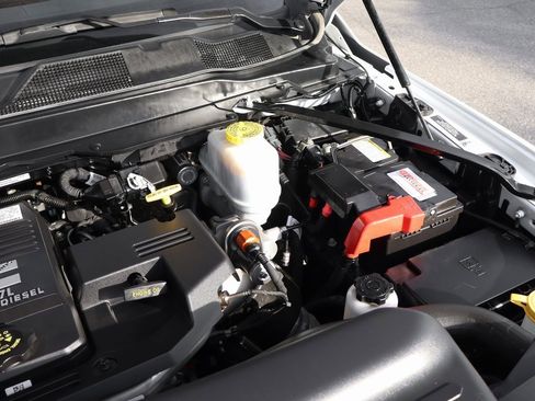 Used 2021 RAM 5500 Tradesman w/ Chrome Appearance Group image 13