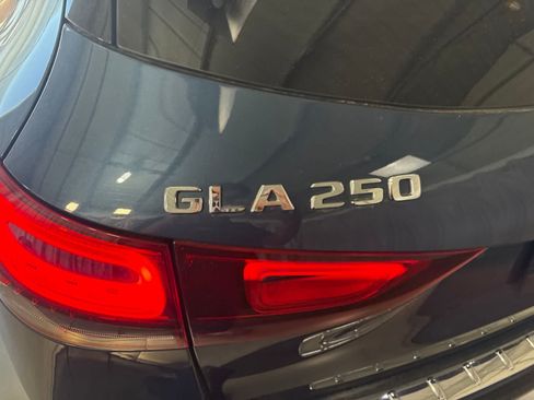 Used 2023 Mercedes-Benz GLA 250 w/ Premium Package image 12