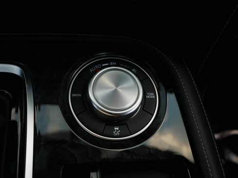Used 2023 INFINITI QX80 Luxe AWD/4WD image 31