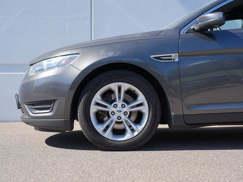 Used 2015 Ford Taurus SEL FWD image 10