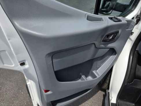 Used 2018 Ford Transit 150 XL RWD image 26