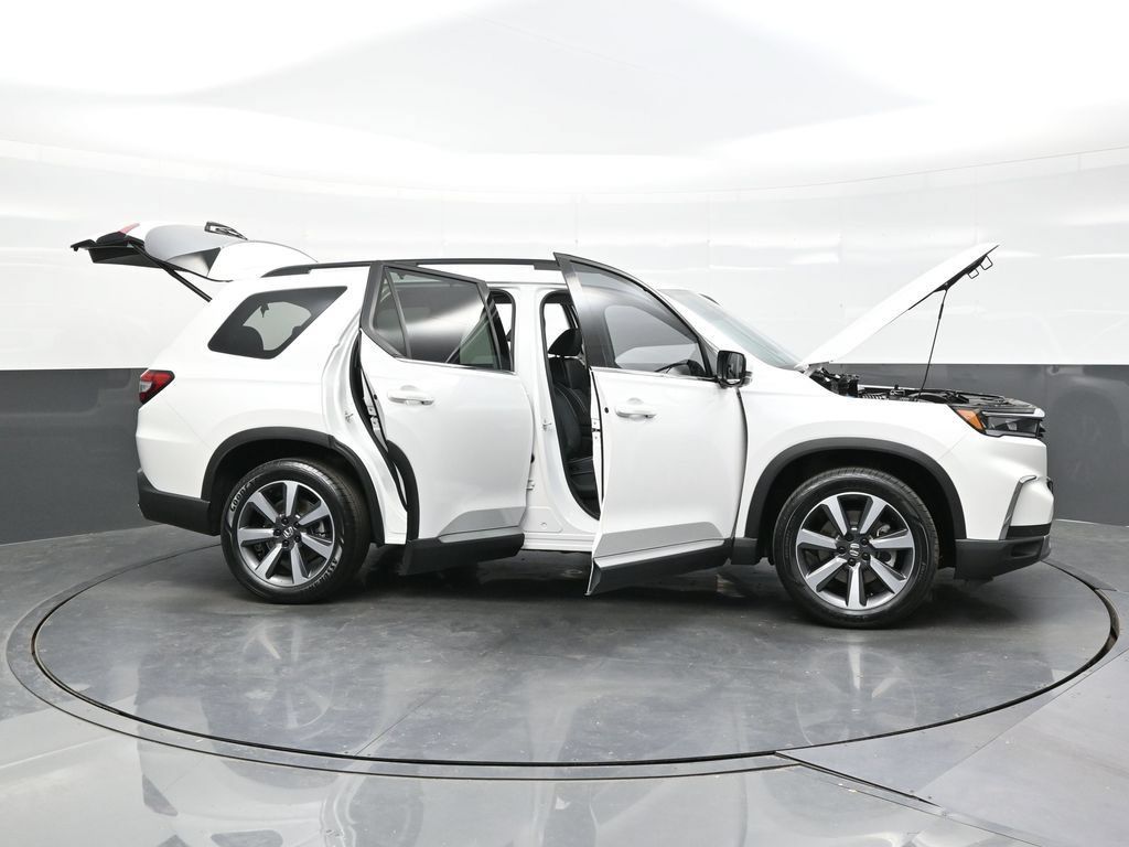 Used 2023 Honda Pilot Elite image 50
