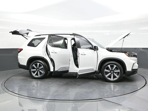 Used 2023 Honda Pilot Elite image 50
