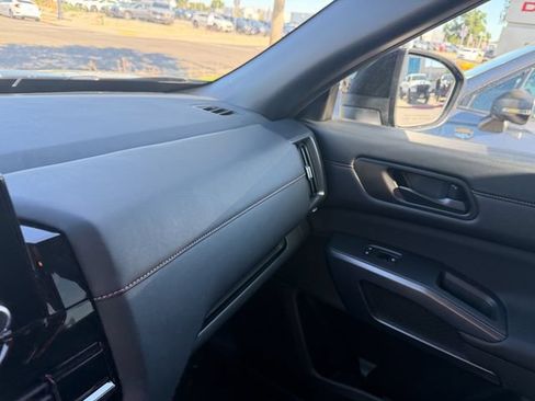 Used 2025 Nissan Pathfinder Rock Creek AWD/4WD image 25