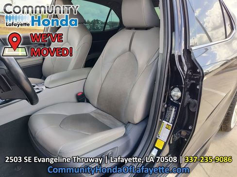 Used 2020 Toyota Camry XSE FWD image 2
